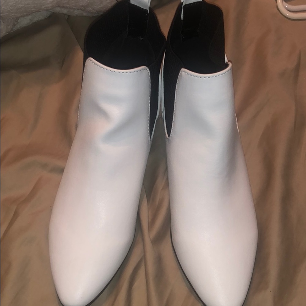 Cute whit boots